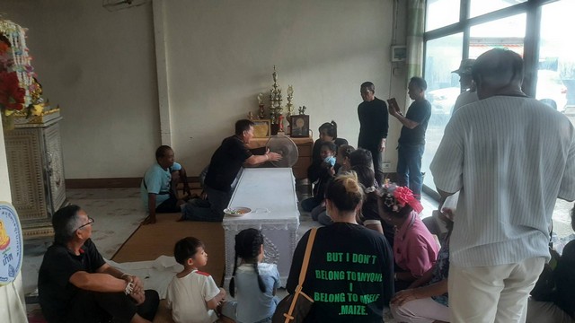 กาฬสินธุ์ญาติเศร้ารับศพหมอลำคนดังสาธิต ทองจันทร์