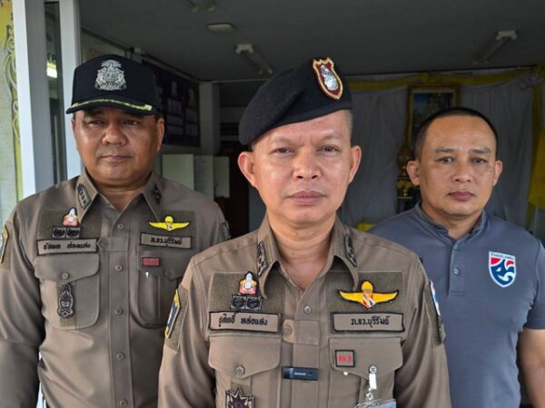 บุรีรัมย์ ขายพุ่มพวงไม่เกิดหันมาอาชีพเดิมเป็นแม่เล้าตำรวจรวบน้ำตานอง