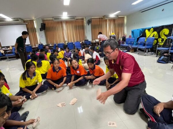 สงขลา-ผู้อำนวยการกลุ่มส่งเสริมการจัดการศึกษา เปิดการประชุมโครงการป้องกันและแก้ไขปัญหายาเสพติดในสถานศึกษา