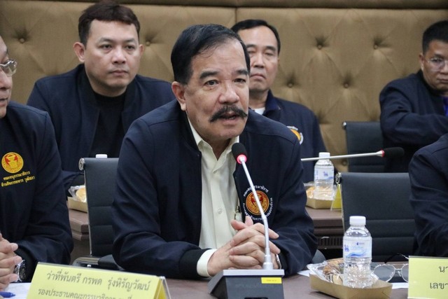 สว.”โวย”รัฐบาลเพื่อไทยบริหารประเทศ 2 ปี เลือกเลขาธิการ ศอ.บต.ไม่ตรงกับปก ไม่มียุทธศาสตร์ใหม่พัฒนา ทำงานไม่ตรงกับมิติ ศอ.บต.พัฒนา สร้างความเป็นธรรม แย่งชิงมวลชน