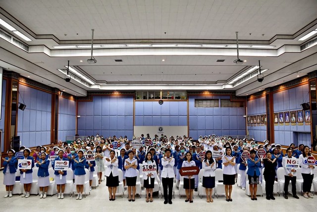 นครปฐม-โรงพยาบาลนครปฐม จัดกิจกรรม “ประกาศเจตนารมณ์ การป้องกันและการจัดการความรุนแรง ใน โรงพยาบาล (STOP Violence)”