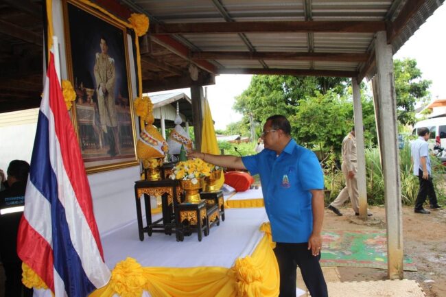 ร้อยเอ็ด…มูลนิธิราชประชานุเคราะห์ ในพระบรมราชูปถัมภ์ มอบเงินช่วยเหลือครอบครัวผู้เสียชีวิตจากอุทกภัย