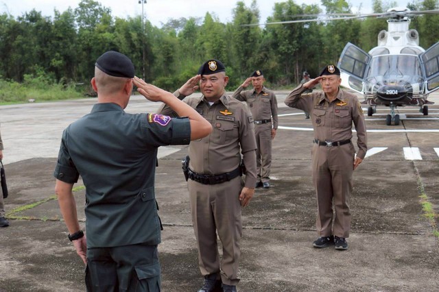 ผบช.ภ.2 ลงพื้นที่ จว.ตราด, จันทบุรี และ สระแก้ว เดินหน้ายกระดับตรวจสัญญาณชายแดน ตามนโยบาย ผบ.ตร. ปิดช่องทางหนุนคอลเซ็นเตอร์ข้ามประเทศ