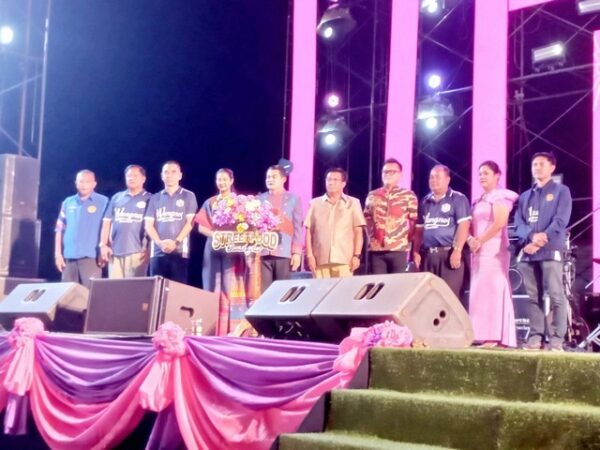 อยุธยา – รัฐมนตรีว่าการกระทรวง การอุดมศึกษา วิทยาศาสตร์ วิจัยและนวัตกรรม และนายอธิพงษ์ มณีแก้ว นายอำเภอวังน้อย เป็นประธานเปิดงาน “เทศกาลอาหารสตรีทฟู้ด@วังน้อย” 