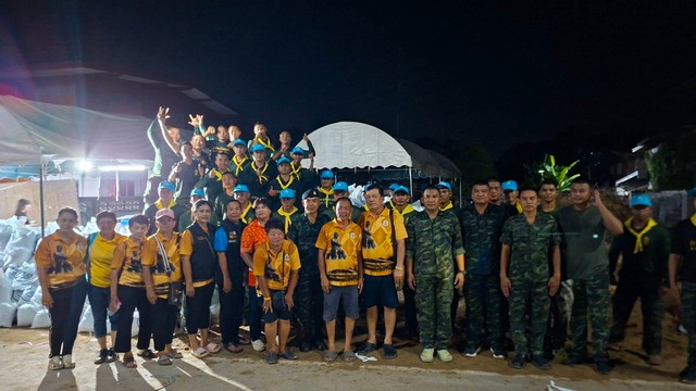 พิษณุโลก กองทัพน้อยที่ 3 จัดกำลังพลจิตอาสาช่วยเหลือประชาชนประสบอุทกภัยในพื้นที่จังหวัดพิษณุโลก