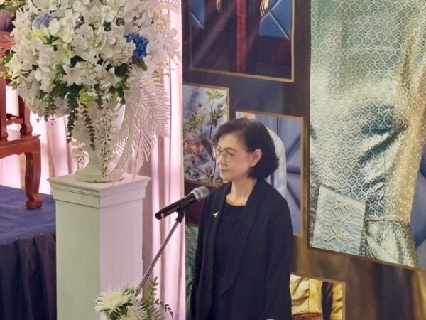 พิษณุโลก ม.นเรศวร จัดนิทรรศการ “ราชนิยม : รากวัฒนธรรม สู่ความสง่างามร่วมสมัย” 