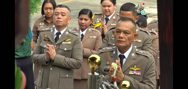 นราธิวาส-ผกก.ตม.นราฯ อ่านสาร ผบ.ตร.วันตำรวจ ย้ำนโยบายอำนวยความสะดวก สร้างความเชื่อมั่น ดันท่องเที่ยว 3 ด่านชายแดนใต้คึกคัก