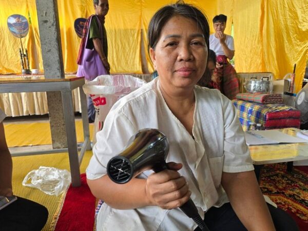 บุรีรัมย์-แม่สั่งไดร์เป่าผมออนไลน์ ลูกสาว 10 ขวบเสียบไฟใช้ช็อตดับคาห้อง