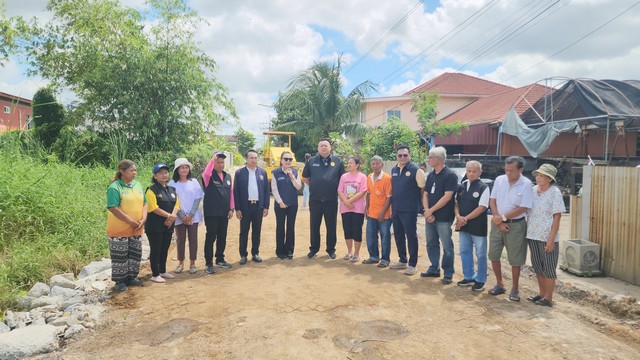 ปทุมธานี ลุยแก้ปัญหาถนนพังน้ำท่วมขัง ซ.บงกช16หลังชาวบ้านเดือดร้อนมากกว่า 40ปี