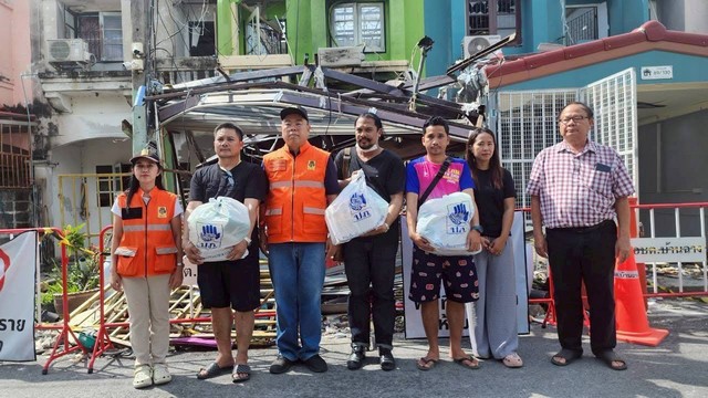 ปทุมธานี ร่วมให้กำลังใจผู้ประสบเหตุอัคคีภัย หมู่บ้านพนาสนธิ์