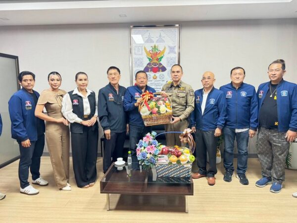 นนทบุรี “ดร.ประธานชาติ” นำ กต.ตร.ไร้พรมแดน ร่วมแสดงความยินดีกับผู้การเมืองนนท์ คนใหม่