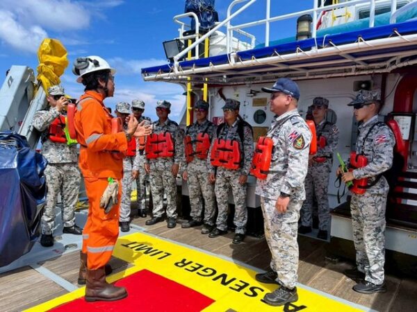 วันหยุด ทัพเรือภาคที่ 1 ไม่หยุด ยังคงลาดตระเวนตรวจการณ์ทางทะเล ตลอด 24 ชั่วโมง