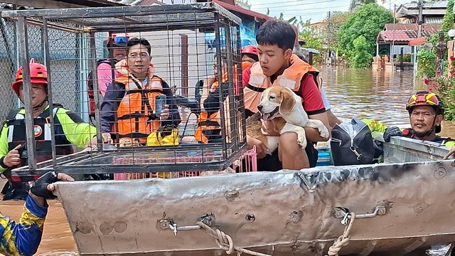 อุตรดิตถ์-เร่งอพยบช่วยเหลือกลุ่มกลุ่มเปราะบาง ที่อยู่ในบ้านเรือน กว่า 400 หลังคาเรือน