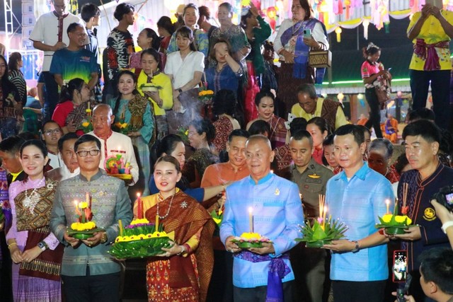 กาฬสินธุ์-อบต.หนองแวงพร้อมจัดงานประเพณีลอยกระทง 2 วัฒนธรรม