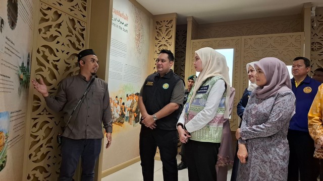 นราธิวาส-รมว.วัฒนธรรม ย้ำทุกฝ่าย เตรียมพร้อมเปิดพิพิธภัณฑ์มรดกวัฒนธรรมอิสลามและศูนย์การเรียนรู้อัลกุรอาน หวังเป็นแหล่งมรดกทางวัฒนธรรมอิสลามชายแดนใต้