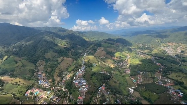 เชียงใหม่-ผบช.ภ.5 ลาดตระเวนทางอากาศ ตรวจแนวชายแดนเชียงใหม่