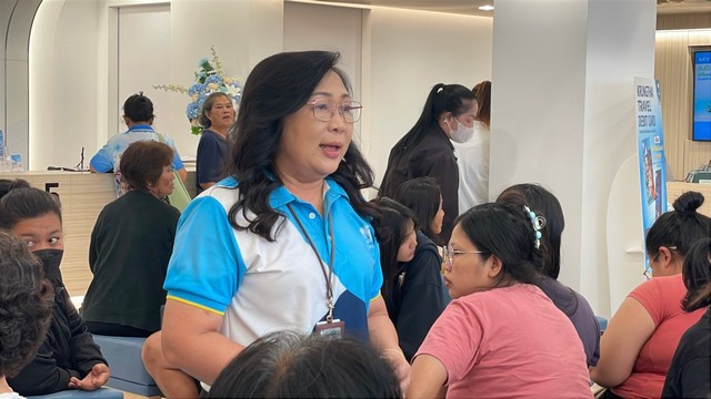 อ่างทอง-แน่น ธนาคารกรุงไทย อ่างทอง ก่อนวันหยุด ทั้งลงทะเบียน และกลัวแอพเป๋าตังส์ ใช้ไม่ได้ !