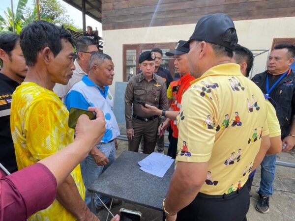 อ่างทอง-เกิดเหตุพลุระเบิด เจ็บ 1 ส่วนพื้นที่เกิดเหตุเจ้าหน้าที่อยู่ระหว่างควบคุมสถานการณ์