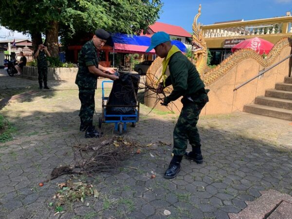 ลำปาง-จิตอาสาพัฒนา สร้างภูมิทัศน์ให้วัดรอบค่าย