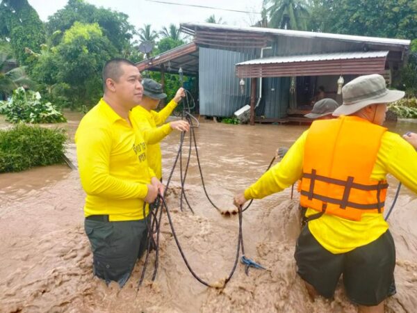ตชด.เหนือ – อีสาน ระดมช่วยเหลือประชาชนเดือดร้อนจาก “พายุบัวลอย” ผบช.ตชด.สั่งเกาะติดสถานการณ์พร้อมสูงสุดเข้าบรรเทาสาธารณภัยดูแลชาวบ้าน