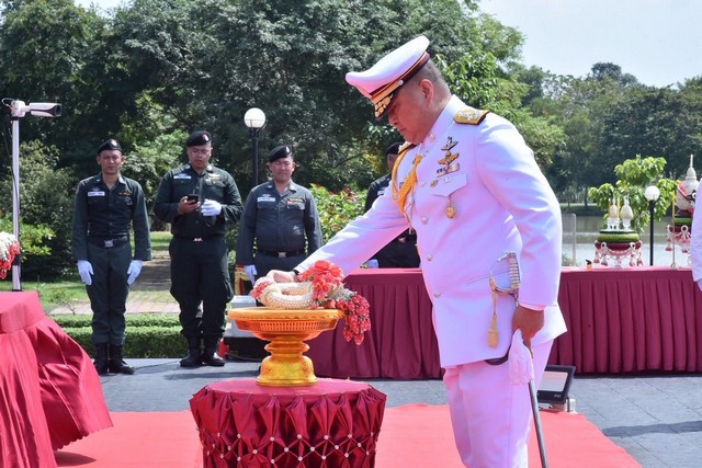 น้อมรำลึกถึง “สมเด็จย่า” ผบ.ตร.นำสักการะพระราชานุสาวรีย์สมเด็จพระศรีนครินทราบรมราชชนนี 125 ปี วันคล้ายวันพระราชสมภพ ตชด.สานต่อพระปณิธานพัฒนา รร.ตำรวจตระเวนชายแดน