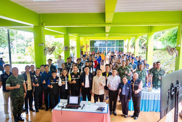 ตราด-กรมโยธาธิการและผังเมือง เปิดเวทีรับฟังความคิดเห็น ครั้งที่ 1 โครงการฟื้นฟูบูรณะเขื่อนป้องกันตลิ่งริมทะเล บริเวณบ้านหาดเล็ก ต.หาดเล็ก อ.คลองใหญ่