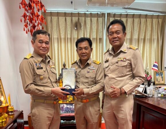 กาฬสินธุ์ผอ.มะณีถือฤกษ์ดีเดินทางไปปฏิบัติหน้าที่ผอ.สถานีอุตุนิยมวิทยาหนองบัวลำภู