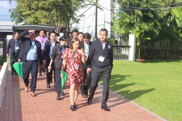 สมุทรปราการ-รัฐมนตรีอุตสาหกรรม ลงพื้นที่ติดตามความคืบหน้าการพัฒนาอุตสาหกรรมอิเล็กทรอนิกส์อัจฉริยะ หนุนไทยก้าวสู่ฐานการผลิตเทคโนโลยีขั้นสูงของโลก