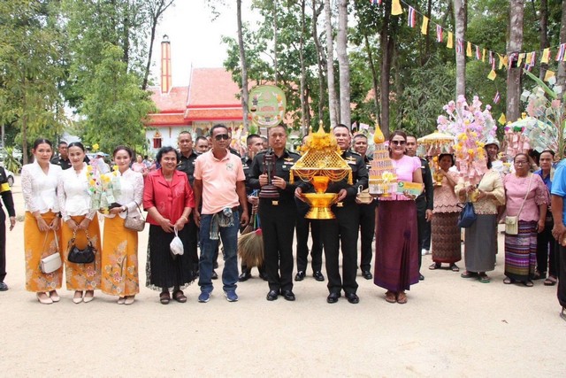 พัทลุง – ผู้การสมคิด นำขบวนทอดกฐินสามัคคี สืบสานศรัทธา ณ วัดอัมพวนาราม