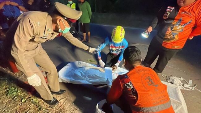 ร้อยเอ็ด…ชะตาขาด…หนุ่มควบจยย.พลาด ชนคอสะพาน กระเด็นตกลงไปใต้สะพานดับ