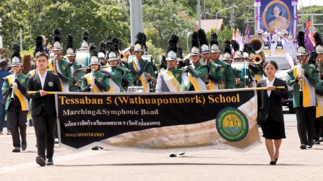 สงขลา-ดูความวิจิตรขบวนแห่เรือพระสุดยิ่งใหญ่ ในงานประเพณีลากพระ และตักบาตรเทโว ประจำปี 2568 ของจังหวัดสงขลา ในการสืบสานศรัทธาของพี่น้องชาวใต้
