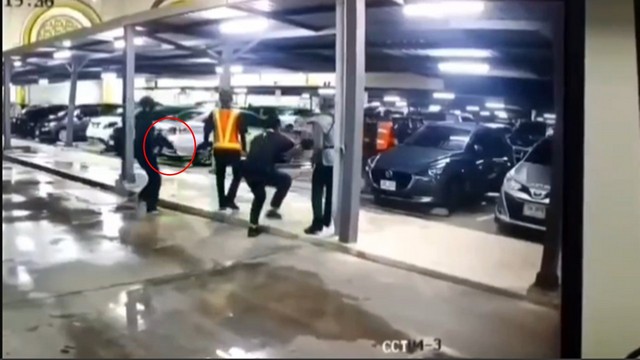 นราธิวาส-ความคืบหน้าเหตุคนร้ายก่อเหตุปล้นร้านทองกลางห้างสรรพสินค้าในพื้นที่ อ.สุไหงโก-ลก จ.นราธิวาส 