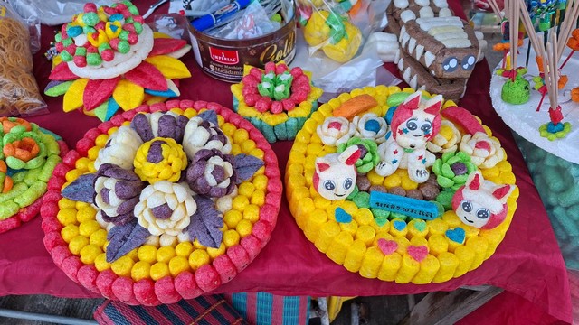 อุตรดิตถ์-กระทงอาหารปลาจระเข้ เจ้าเงาะกับรจนา อาหารปลา ได้นิยมลอยกระทงปีนี้