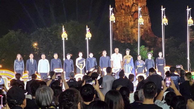 อยุธยา – รองนายกรัฐมนตรีเปิดงาน Maha Loi Krathong @Ayutthaya พร้อมเชิญชวนคนไทยร่วมน้อมรำลึกในพระมหากรุณาธิคุณของสมเด็จพระนางเจ้าสิริกิติ์ พระบรมราชินีนาถ พระบรมราชชนนีพันปีหลวง