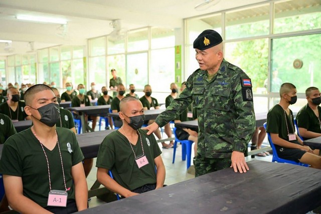 แม่ทัพภาคที่ 2 ตรวจเยี่ยมหน่วยฝึกทหารใหม่ จังหวัดนครราชสีมา