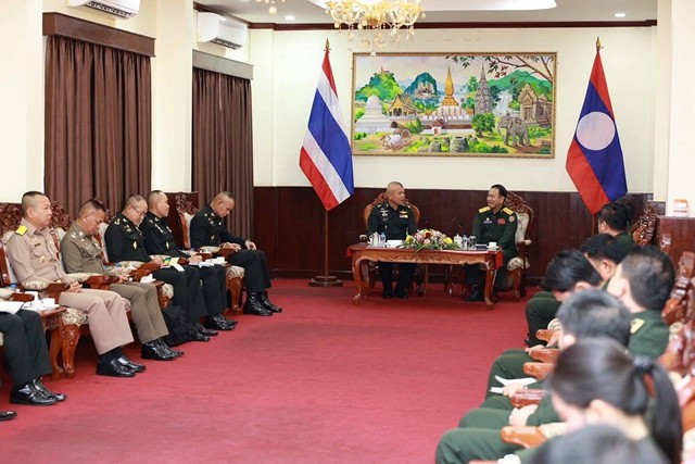 แม่ทัพภาคที่ 2/ผู้บัญชาการศูนย์ปฏิบัติการกองทัพภาคที่ 2 เยือน สาธารณรัฐประชาธิปไตยประชาชนลาว ประสานความร่วมมือกับกองทัพประชาชนลาว เพื่อสร้างความมั่นคง และการรักษาความสงบเรียบร้อยตามแนวชายแดนไทย – ลาว
