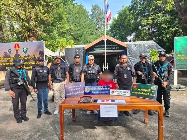 มุกดาหาร -สิงห์เมืองมุกบูรณาการเข้มกับ ฉก.ทพ..2105 สกัดยาเสพติดถึงรังหนุ่มคอนสาย ยึดยาบ้าคาห้องนอน