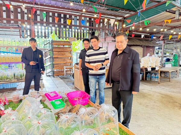 ปทุมธานี“พ่อเมืองปทุมธานี”เยี่ยมชมแหล่งท่องเที่ยวเชิงเกษตรปิ่นฟ้าฟาร์ม ลาดหลุมแก้ว ปทุมธานี