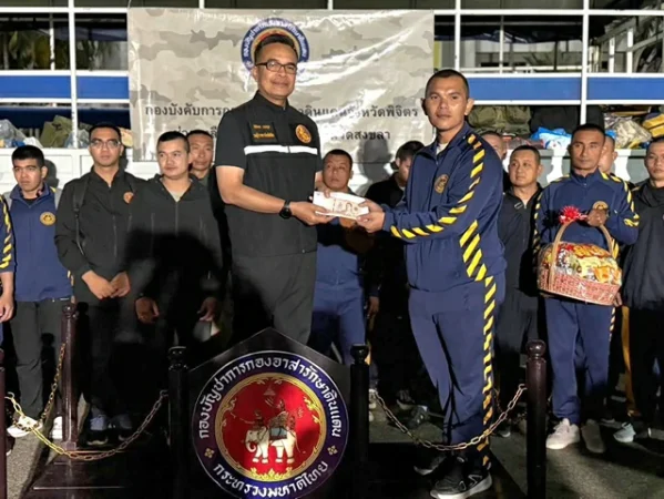 พิจิตร-อส.พิจิตร 36 นายล่องใต้ช่วยฟื้นฟู เมืองหาดใหญ่ จ.สงขลา