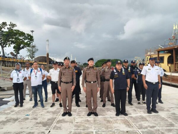 กระบี่ ศูนย์ควบคุมความมั่นคงท่าเรือจังหวัดกระบี่ ดูแลความปลอดภัยและอำนวยความสะดวกให้กับประชาชนทางน้ำ พร้อมช่วยเหลือเมื่อเกิดเหตุฉุกเฉิน ในเทศกาลลอยกระทงของจังหวัดกระบี่ ประจำปี ๒๕๖๘