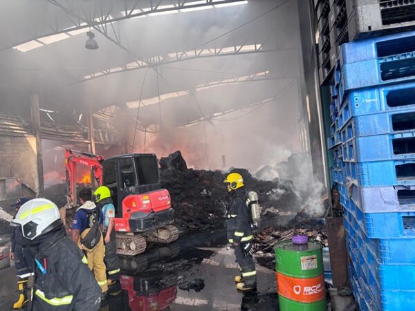 สมุทรปราการ-เปิดโปงกลางกองเพลิง! โรงงานโลหะบางพลีถูกต่างชาติแอบใช้ผลิตยางรีเคลม “เต็มเหนี่ยว” สั่งดำเนินคดีทันที!