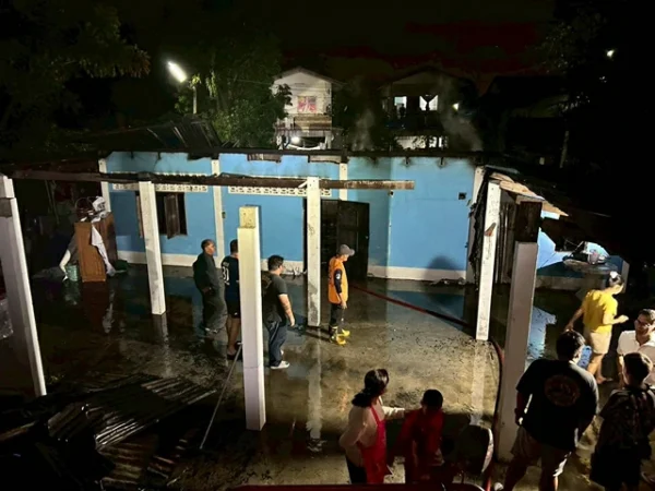 สระบุรี-เกิดเหตุไฟไหม้ บริเวณบ้านเลขที่ 2 หมู่ที่ 4 ตำบลเตาปูน อำเภอแก่งคอย จังหวัดสระบุรีเสียหายทั้งหลัง