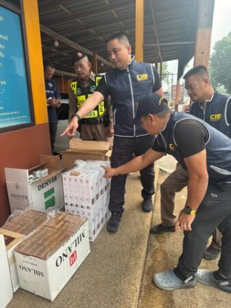 สงขลา-ตำรวจทางหลวงสกัดจับสาวขนบุหรี่หนีภาษีจากหาดใหญ่ส่งจังหวัดกระบี่ ยึดของกลางมูลค่ากว่า 20 ล้านบาท