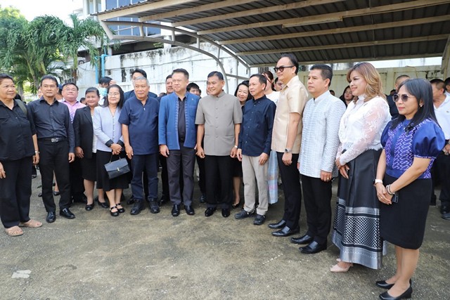 สมุทรปราการ-ต้อนรับผู้ว่าสมุทรปราการ “ศุภมิตร ชิณศรี” ข้าราชการจังหวัดสมุทรปราการร่วมแสดงความยินดี