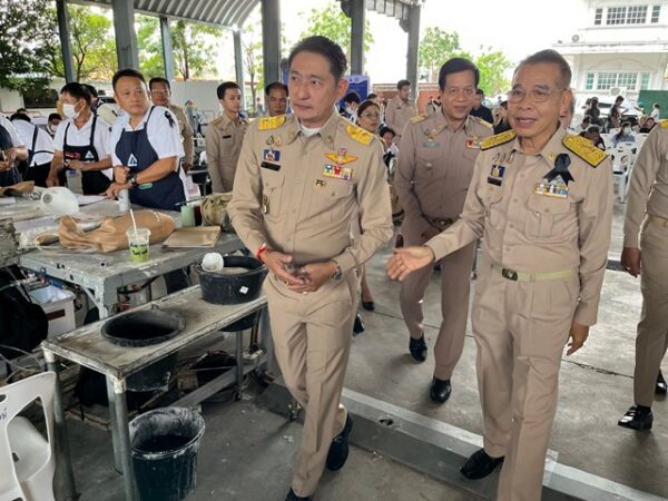 สมุทรปราการ-มูลนิธิขาเทียมฯ ออกหน่วยช่วยเหลือประชาชนทำขาเทียมพระราชทานเคลื่อนที่ ณ เทศบาลตำบลเทพารักษ์