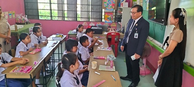 ขอนแก่น-“ผอ.สพป.ขอนแก่น เขต 4 ออกเยี่ยมให้กำลังใจการจัดการเรียนการสอนและติดตามความพร้อมการสอบ RT , NT และ O-NET”
