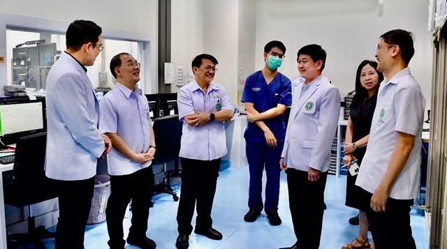 นครปฐม-ผู้ตรวจราชการกระทรวงสาธารณสุข เขตสุขภาพที่ 5 ตรวจเยี่ยมโรงพยาบาลนครปฐม