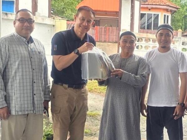 ปัตตานี.- พ.อ. เอกธวุฒิ คงคาเขตร ลงพื้นที่พบปะผู้นำศาสนาในพื้นที่ จชต.