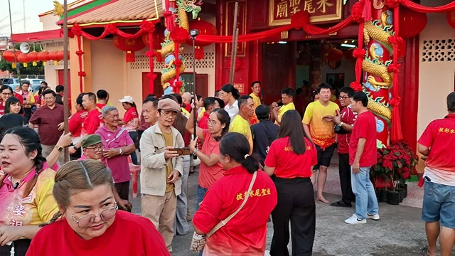 อุตรดิตถ์-งานประเพณีเปลี่ยนเครื่องทรง เบิกพระเนตร ลุยไฟ และประเพณีแห่เจ้าแม่ทับทิมพิชัย ที่กำหนดจัดขึ้น ระหว่างวันที่ 3-7 ธันวาคม 68