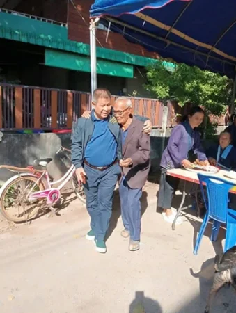 กาฬสินธุ์-เมืองน้ำดำเดือด “กำนันหิต ประเสริฐ บุญเรือง” ขอนำทัพภูมิใจไทยกาฬสินธุ์ ทั้ง 6 เขต สู้ศึกเลือกตั้ง 2569 ลั่นไม่หวั่น คู่แข่งกลุ่มทุนใหญ่ใช้เกมข่าวลือโจมตี ขอชูผลงาน-ประสบการณ์ในฐานะคนลงพื้นที่มายาวนานสู้